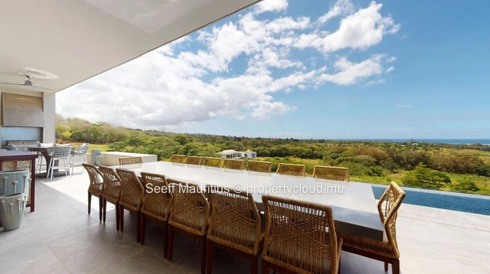An Architectural Masterpiece Between Wild Nature and Turquoise Waters