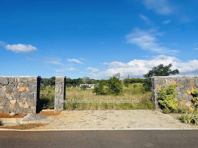 Exceptional Residential Plot in Beau Plan Smart City
