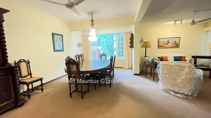 Maison spacieuse et bien conçue à vendre