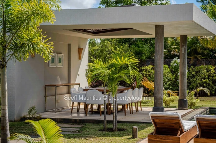 The Horizon House: A Masterpiece of Seamless Tropical Living