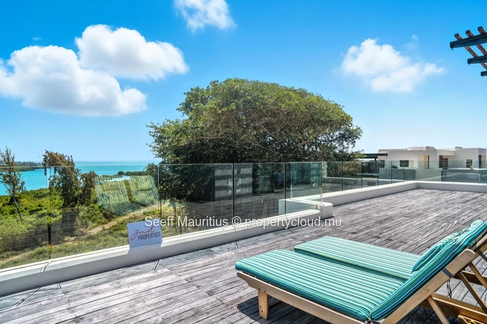 Penthouse at Private Residence with Stunning Sea View