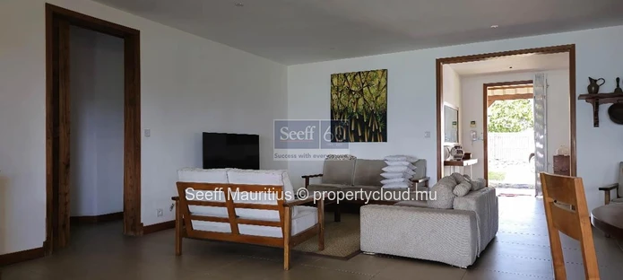 Stunning Beachfront Property on Coin de Mire