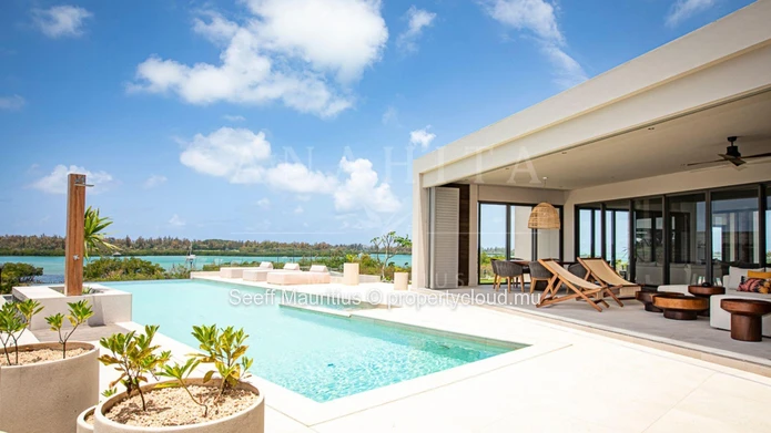 A Refined Coastal Haven Overlooking the Lagoon and Île aux Cerfs