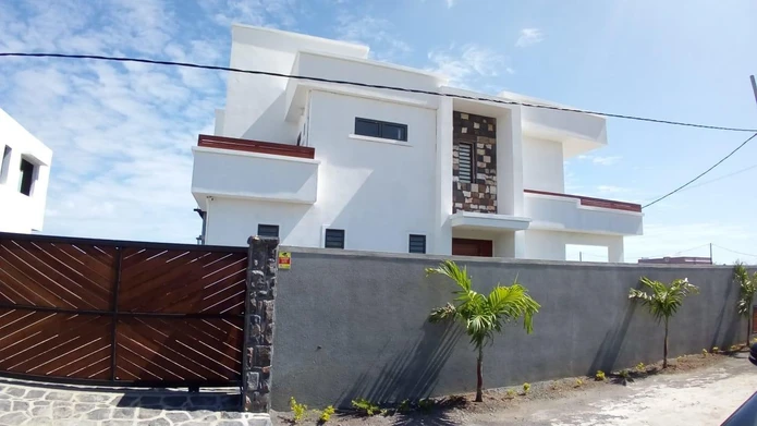 Luxury 4-Bedroom Family Home in Mont Choisy