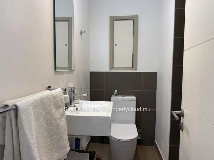 Tropical Elegance & Modern Comfort: Your 4-Bedroom Sanctuary at Azuri