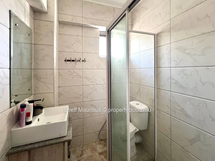 Turnkey 3-BR Apartment | Rooftop Pool & Gym | Flic en Flac