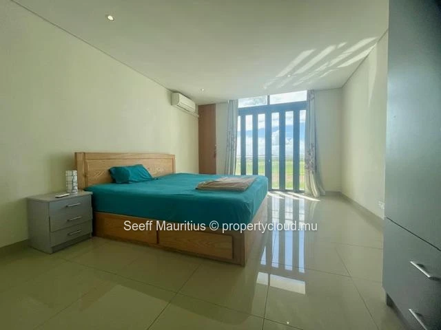 Contemporary Duplex apartment in a Great Location