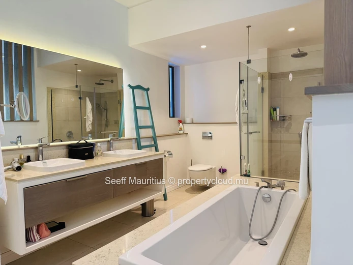 Sophisticated Golf Estate Sanctuary - Mont Choisy Smart City