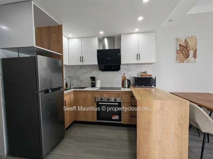 3-Bedroom Coastal Retreat: Just a Short Stroll from the Beach