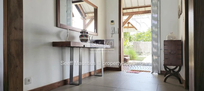 Stunning Beachfront Property on Coin de Mire