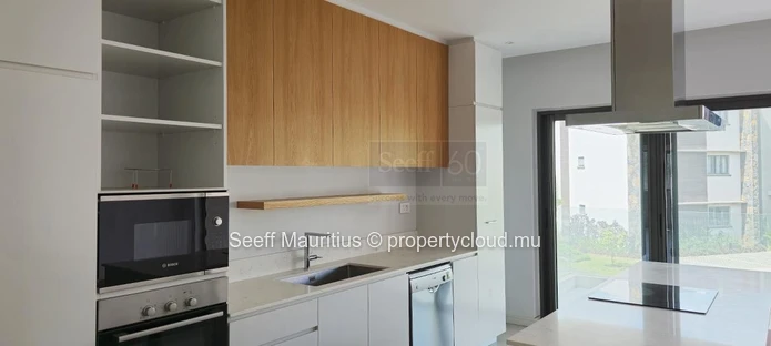 Stylish Apartment Steps from the Beach