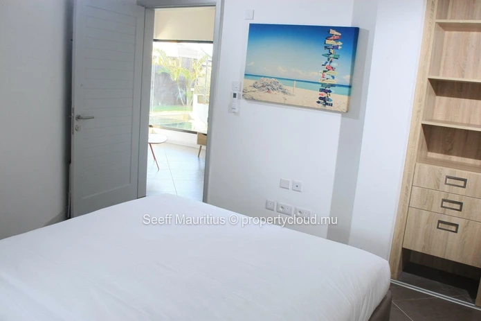 Superb house in large residence near the sea