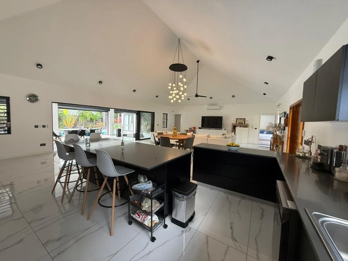 Rare Find: Spacious & Secure Turnkey Villa in Gated Morcellement