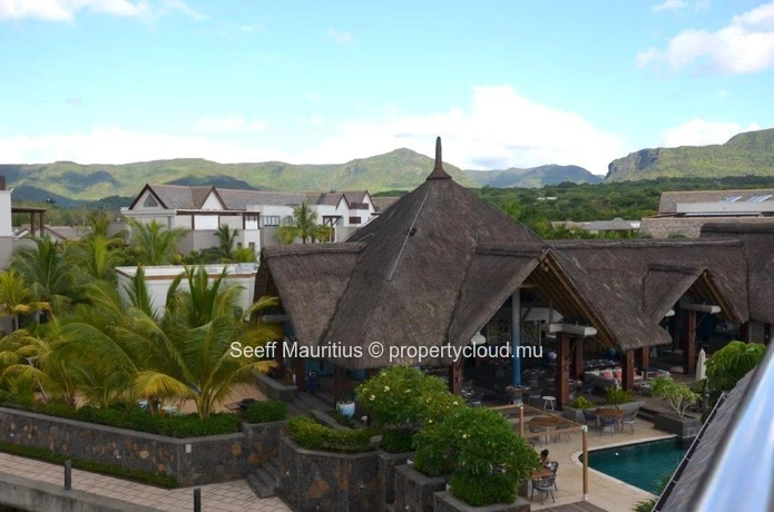 Spacious 5-Bedroom Villa with Rooftop Pool