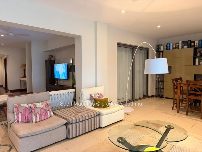 Luxury 3-Bedroom Living with Private Garden - Bon Espoir