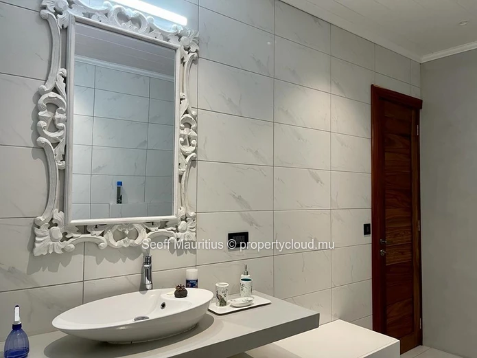 Modern Sanctuary: Luxury Living in an Exclusive Enclave