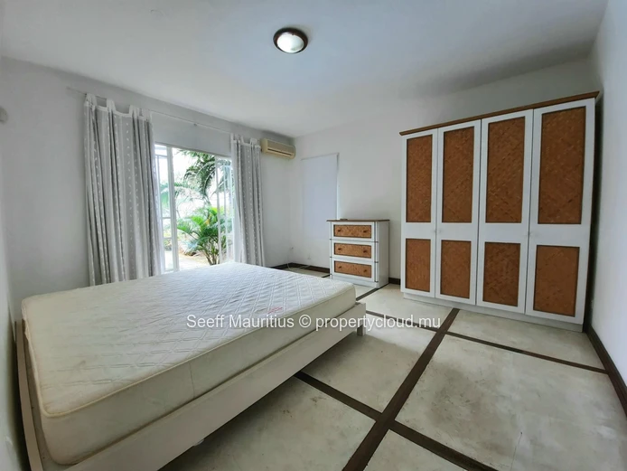 Superb Villa: Sea and Mountain Views