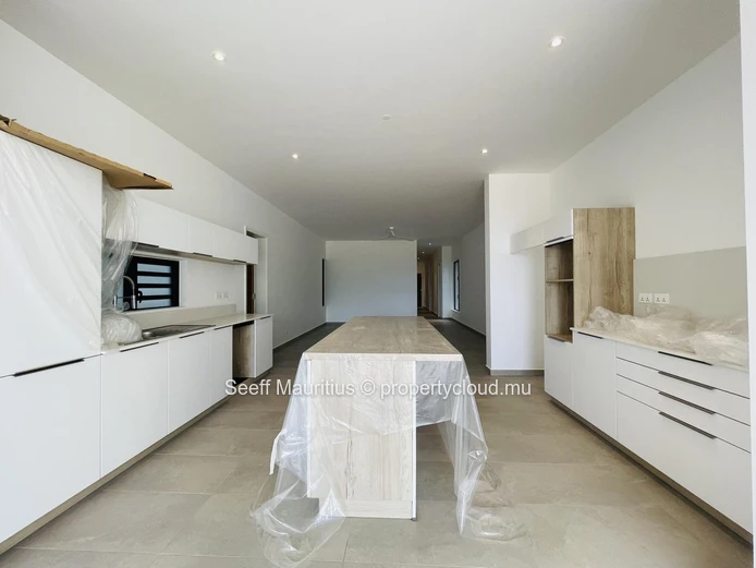 Spacious & Elegant Apartment with Stunning Mountain Views 