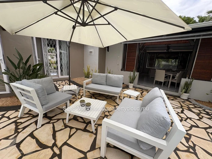 Charming Tamarin Villa: A Masterpiece of Modern Tropical Living