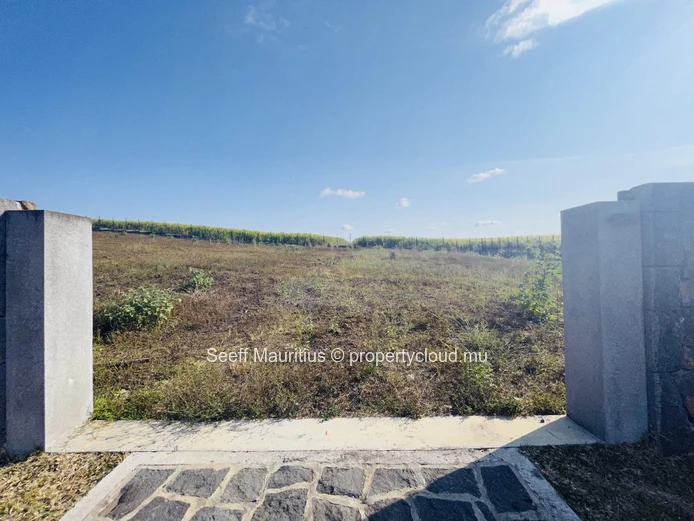 Residential plot in the prestigious gated estate, Mont Piton II