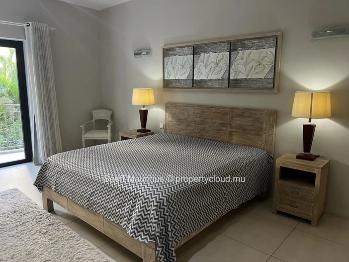 Inviting First-Floor Apartment in a Secure and Central Setting