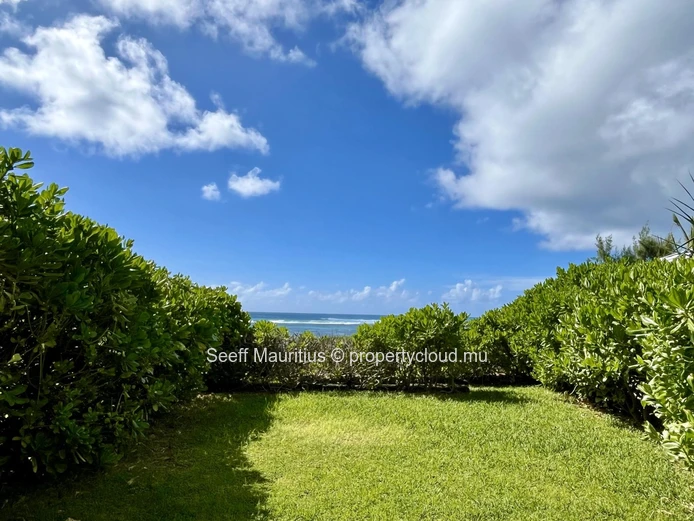 Coastal Oasis: Luxurious 3-Bedroom Apartment with Sea Views