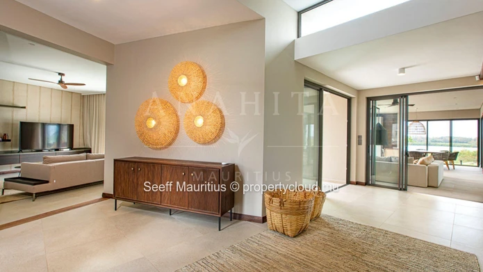 A Refined Coastal Haven Overlooking the Lagoon and Île aux Cerfs