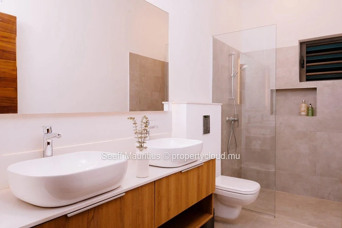 Stunning Modern Sanctuary 4-Bedroom Designer Villa with Private Pool 