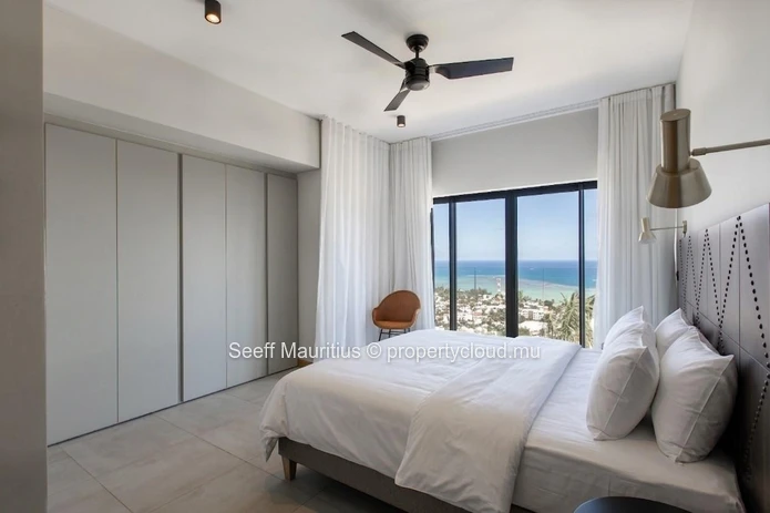 Island Dream: Stunning Villa with Infinite Lagoon Views