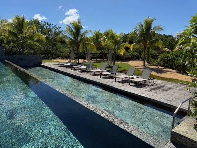 A stunning ground-floor flat – elegance, tranquillity and the coastal lifestyle 