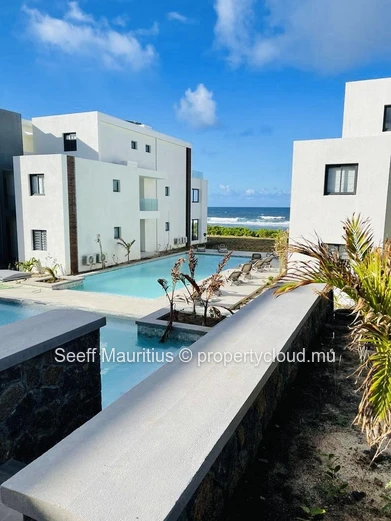 Sandscape Serenity: Beachfront Bliss