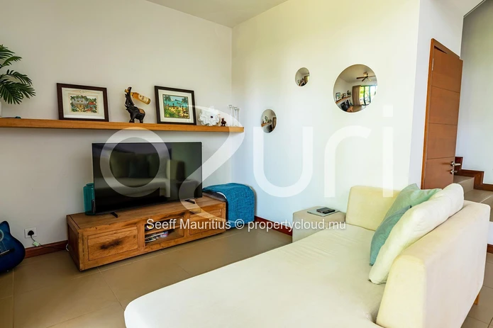 Prestigious 3-Bedroom Home Near the Beach
