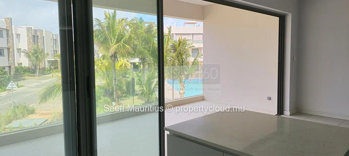 Stylish Apartment Steps from the Beach