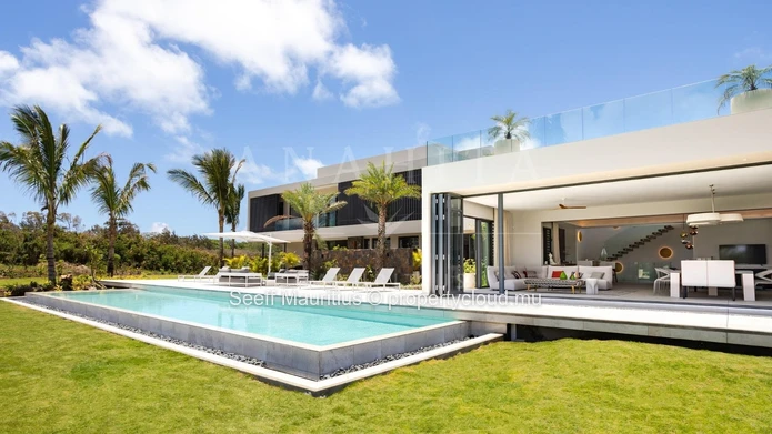 A Singular Architectural Icon with Panoramic Golf and Horizon Views