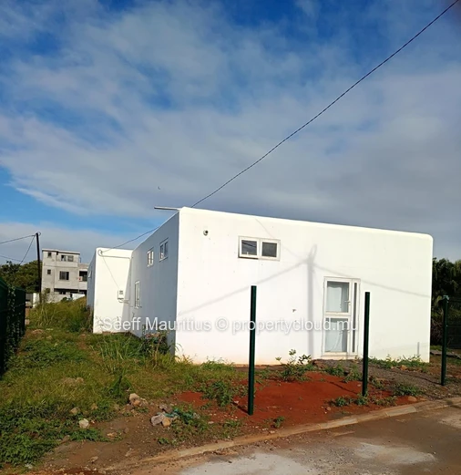 Serene Modern Living Near Balaclava