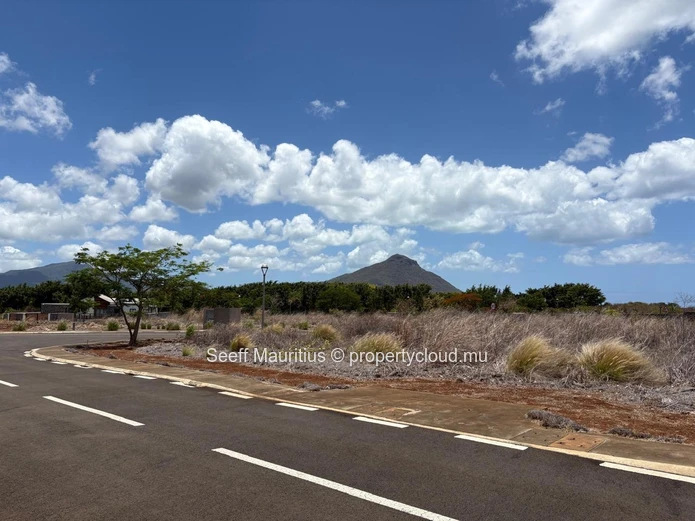 Superb Plot for Sale in Gated Residences