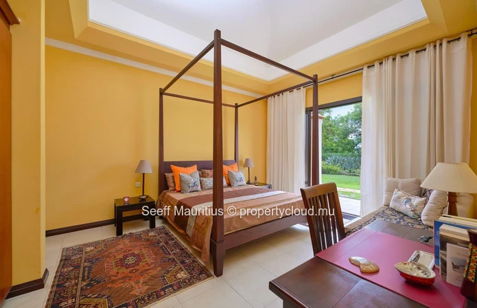  Villa for Sale on the Golf