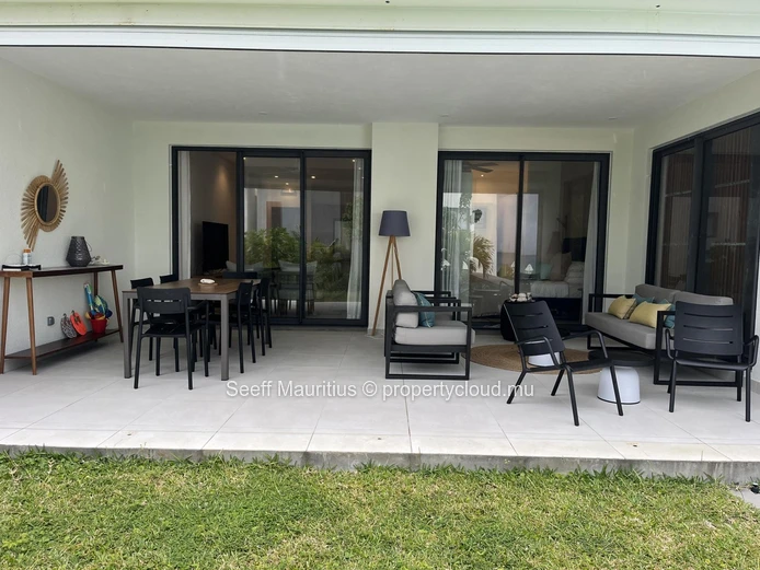 Beachfront 3-Bedroom: Direct Beach Access, 24-Hour Security