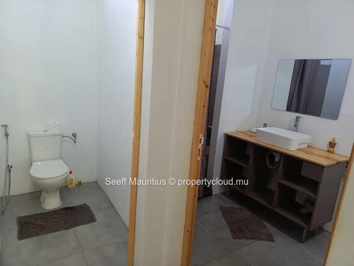 Serene Modern Living Near Balaclava