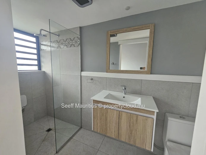 Elegant Family Villa with Private Pool, Ensuites & Ample Storage