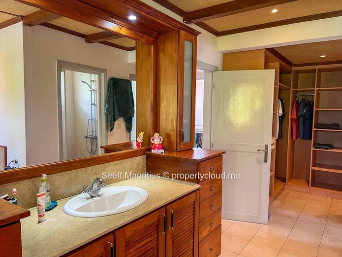 Charmante villa de 3 chambres avec studio indépendant et vue sur la montagne