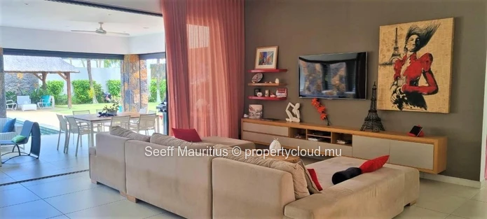 Elegant Haven: Villa in the Upmarket Estate