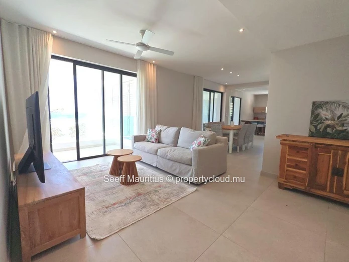 Charming house - Tranquility and elegance on the lagoon – New beachfront apartment in Poste La Fayette, offering a fr...