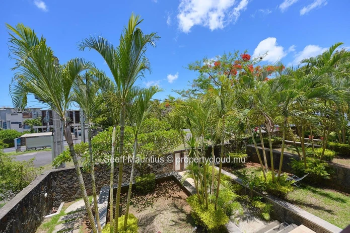 Live the Dream: Modern 1-Bedroom Apartment in Mont Choisy
