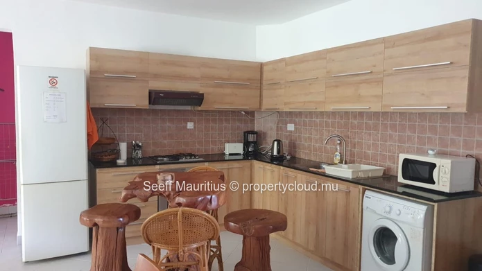 Coastal Living: Apartment with Amenities Proximity