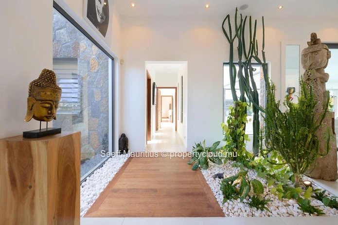 Luxurious Villa with Heated Pool and Home Automation