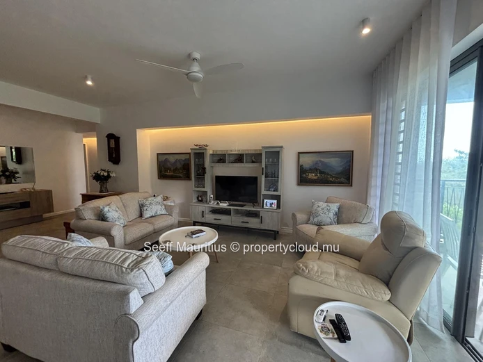 Modern Comfort Meets Prime Location – First-Floor Apartment For Sale