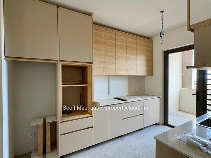 Newly Built Penthouse with Rooftop Plunge Pool & Panoramic Views
