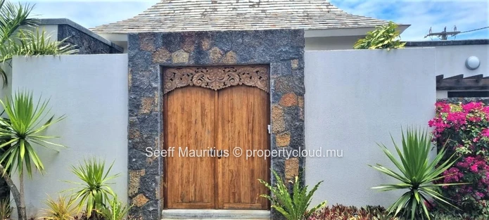 Elegant Haven: Villa in the Upmarket Estate