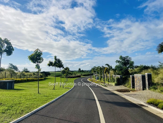 Exceptional Residential Plot in Beau Plan Smart City